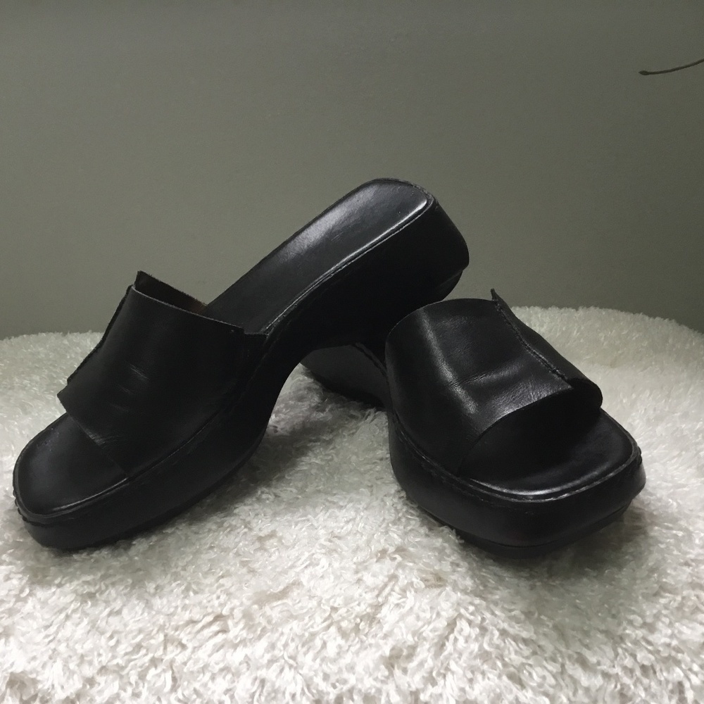 Nine West Black Leather Wedge Slide Size 7